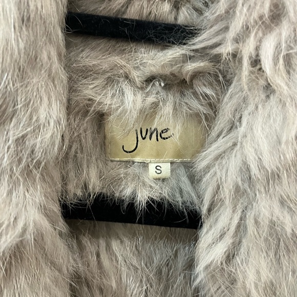 Real Fur Vest - beige color way. - Picture 2 of 3